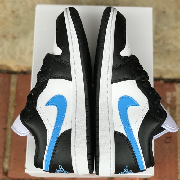 Air Jordan 1 Low University Blue White Black Size 8 Wmns / 6.5Y - Picture 8 of 11